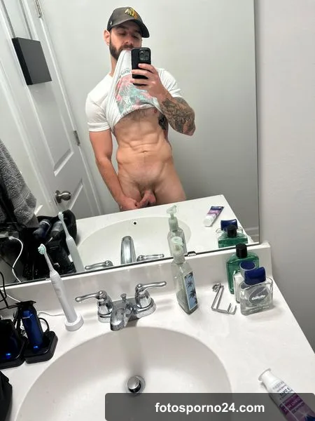 Hombres Desnudos